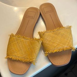 Dolce Vita yellow mustard size 8 raffia Slides EUC